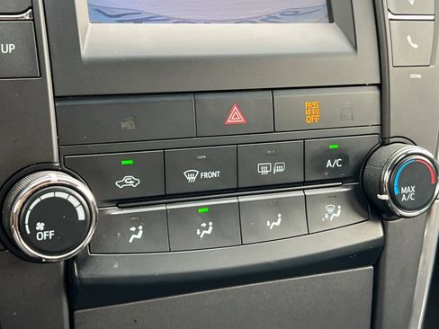 Used 2015 Toyota Camry LE image 20