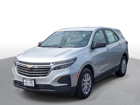 Used 2022 Chevrolet Equinox LS AWD/4WD image 4
