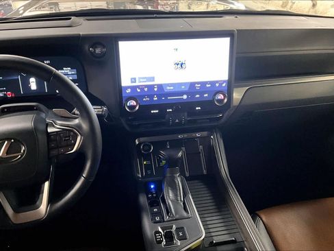 Used 2024 Lexus GX 550 w/ Accessory Package (Z1) image 7