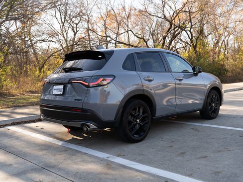 Used 2024 Honda HR-V Sport image 9