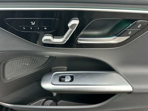 Used 2025 Mercedes-Benz C 300 4MATIC Sedan image 21