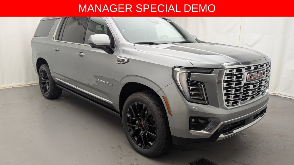 Used 2026 GMC Yukon XL Denali w/ Denali Reserve Package AWD/4WD image 3