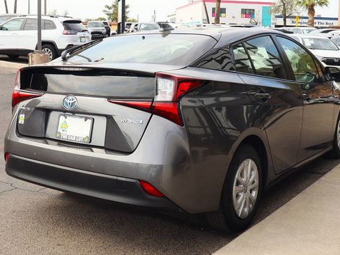 Used 2022 Toyota Prius LE image 13