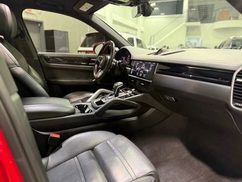 Used 2021 Porsche Cayenne S image 42