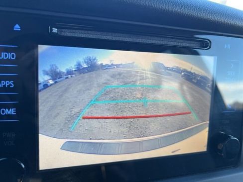 Used 2015 Toyota Sienna LE image 15