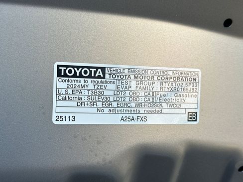Used 2024 Toyota RAV4 SE w/ Weather & Moonroof Package AWD/4WD image 25