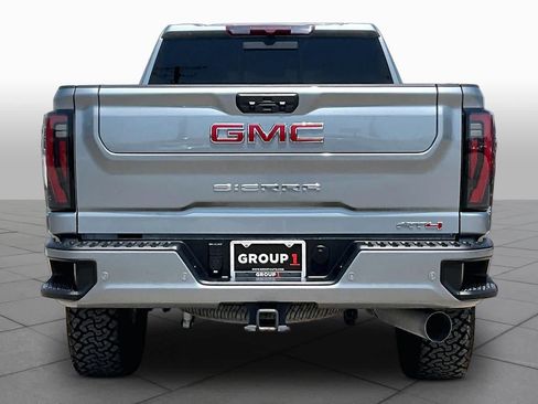 Used 2024 GMC Sierra 2500 AT4 w/ AT4 Preferred Package AWD/4WD image 5
