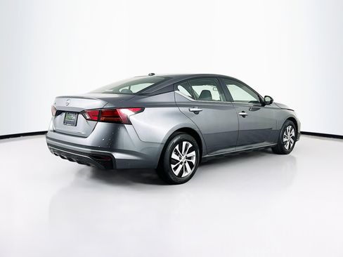 Used 2025 Nissan Altima 2.5 S image 9