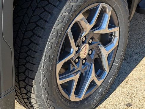 New 2026 GMC Sierra 1500 SLT w/ SLT Premium Plus Package image 13