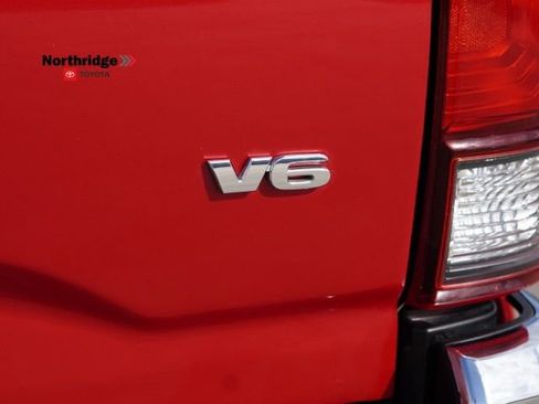 Used 2019 Toyota Tacoma SR5 image 13