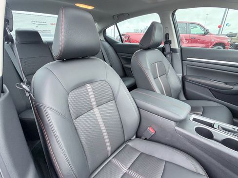 Used 2026 Nissan Altima 2.5 SR w/ SR Midnight Edition Package FWD image 23