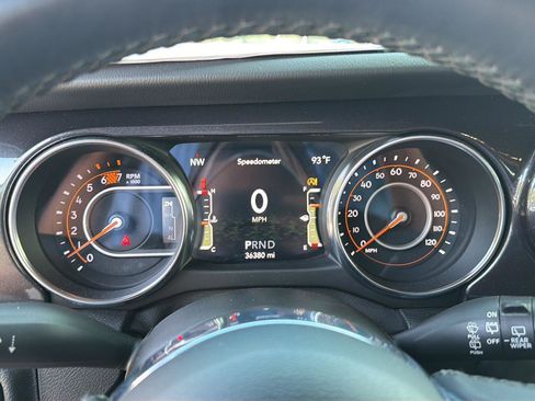 Used 2021 Jeep Wrangler Unlimited Sahara AWD/4WD image 22