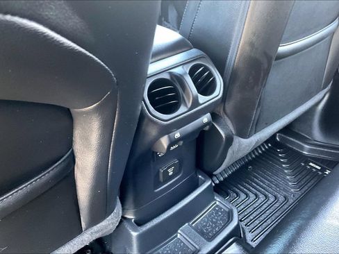 Used 2023 Jeep Wrangler Unlimited Sahara AWD/4WD image 10