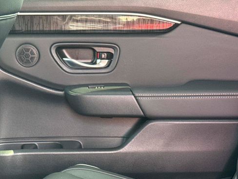 Certified 2025 Honda Pilot Elite image 17