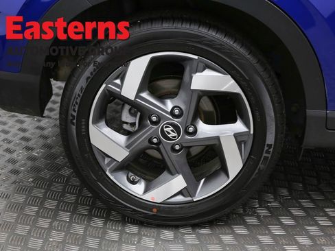 Used 2025 Hyundai Venue SEL image 31