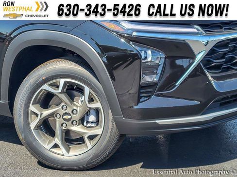 New 2025 Chevrolet Trax LT w/ Driver Confidence Package image 3