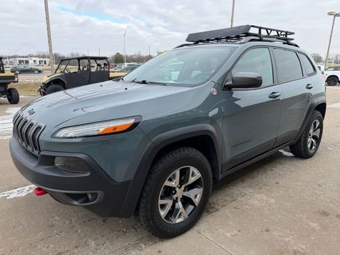 Used 2015 Jeep Cherokee Trailhawk w/ Comfort/Convenience Group image 4