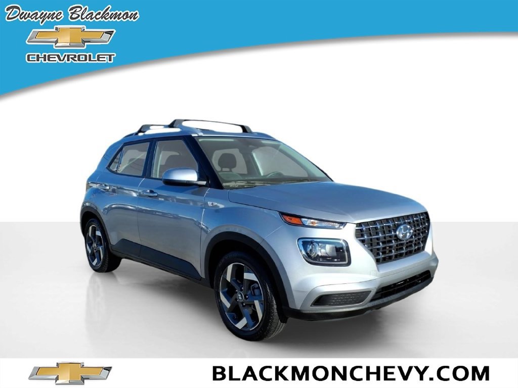 Used 2025 Hyundai Venue SEL FWD image 1