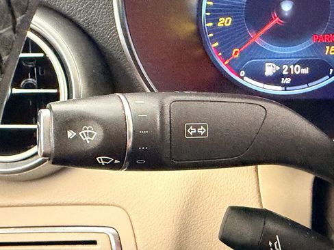 Used 2021 Mercedes-Benz C 300 Sedan image 31