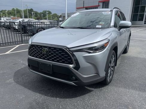 Certified 2022 Toyota Corolla Cross XLE AWD/4WD image 4