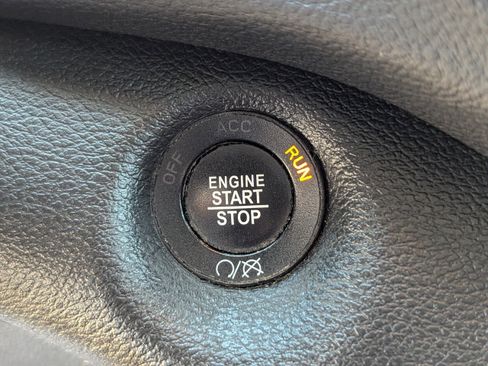 Used 2021 Jeep Cherokee Latitude Plus image 34