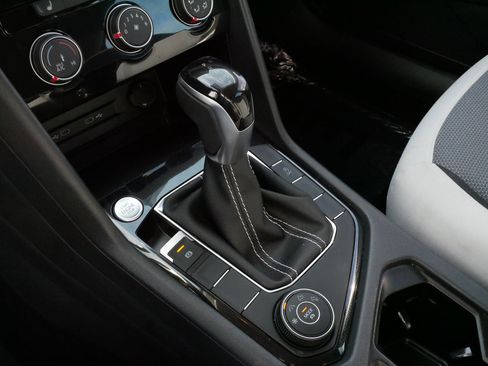 Certified 2025 Volkswagen Taos S AWD/4WD image 24