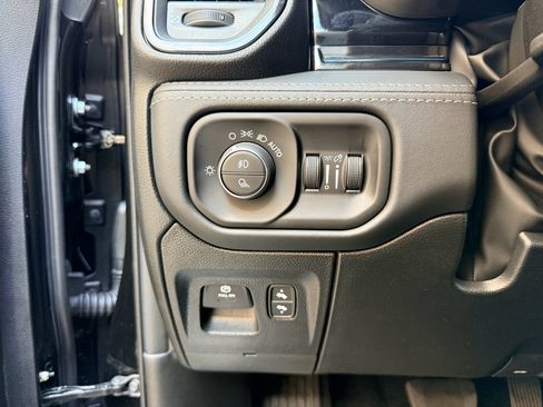 Used 2026 RAM 1500 Limited AWD/4WD image 21