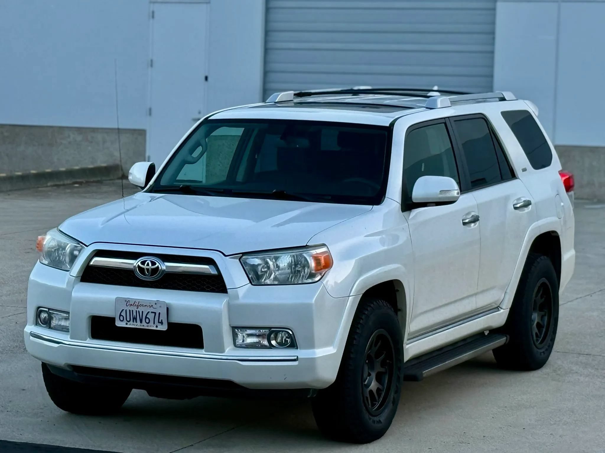 Used 2011 Toyota 4Runner SR5 w/ Convenience Pkg AWD/4WD image 1