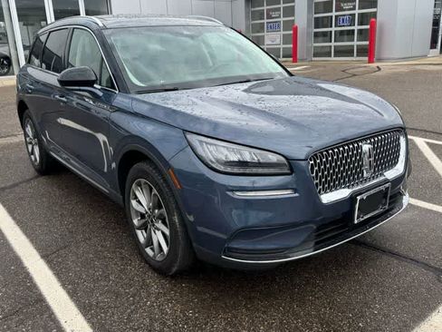 Used 2022 Lincoln Corsair AWD w/ Premium Package image 3