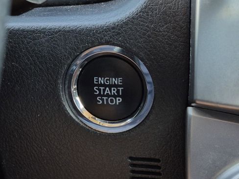Used 2021 Toyota 4Runner SR5 AWD/4WD image 32