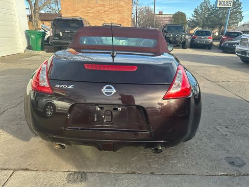 Used 2010 Nissan 370Z Touring w/ Sport Pkg image 6