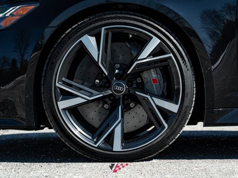 Used 2021 Audi RS 6 w/ Carbon Optic Package image 18