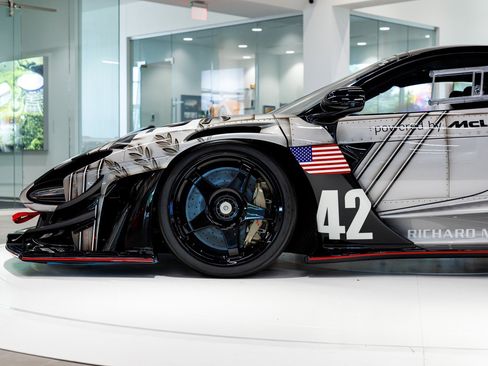 Used 2020 McLaren Senna RWD image 31