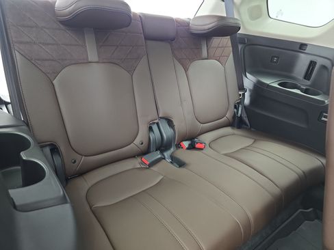 Used 2026 Honda Pilot Elite image 12