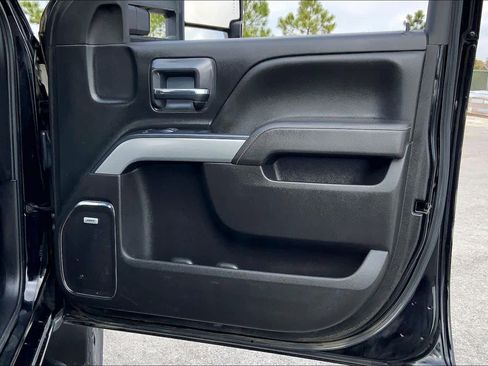 Used 2017 Chevrolet Silverado 2500 LTZ w/ Midnight Edition image 21