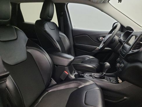 Used 2020 Jeep Cherokee Latitude Plus FWD image 21