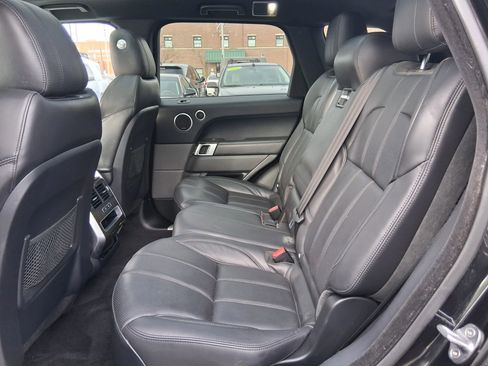 Used 2016 Land Rover Range Rover Sport HSE image 15
