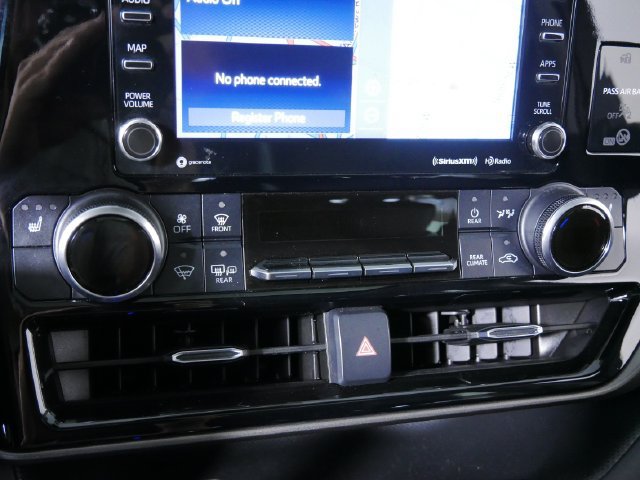 Used 2022 Toyota Highlander XLE AWD/4WD image 24
