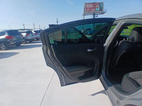 Used 2019 Dodge Charger SXT w/ Blacktop Package RWD image 15