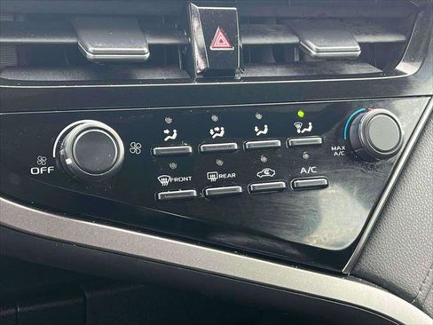 Certified 2021 Toyota Camry LE image 32