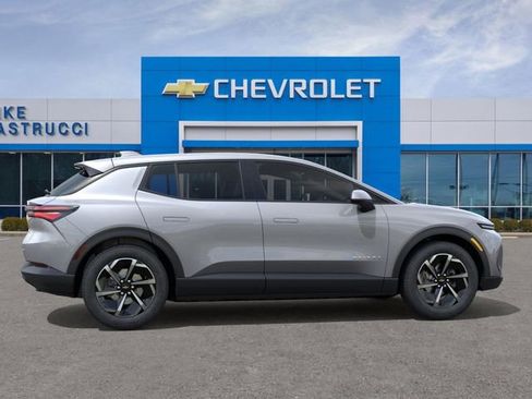 New 2026 Chevrolet Equinox EV LT image 5