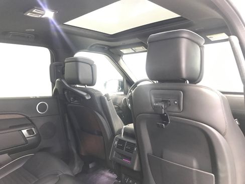 Used 2022 Land Rover Discovery S R-Dynamic image 23