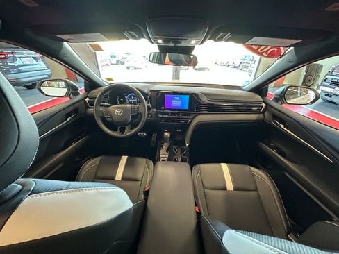 Certified 2025 Toyota Camry SE AWD/4WD image 12
