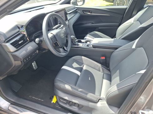 Used 2025 Toyota Camry SE w/ Convenience Package image 15