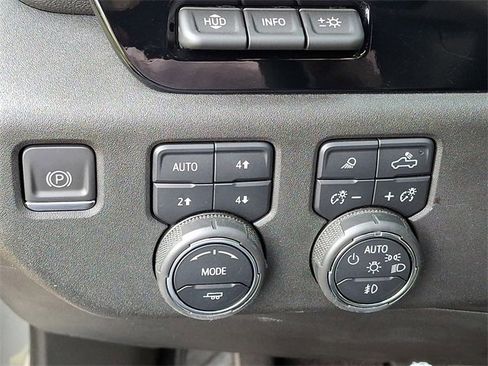 Used 2024 Chevrolet Silverado 1500 High Country w/ Technology Package image 23