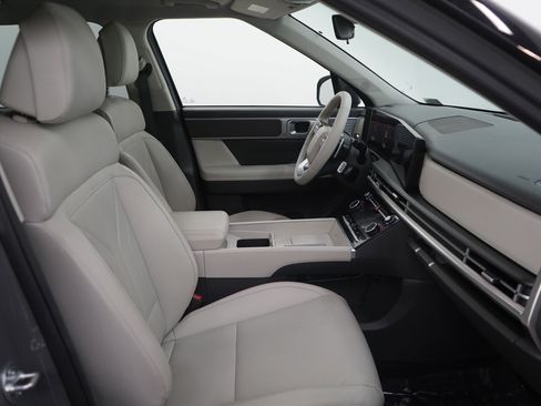 Used 2025 Hyundai Santa Fe SEL image 12