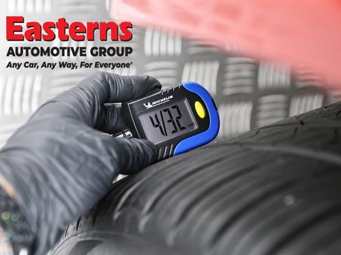 Used 2023 Mercedes-Benz GLE 450 4MATIC w/ AMG Line Exterior image 32