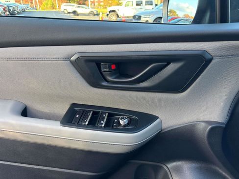 Certified 2025 Subaru Forester Premium image 21