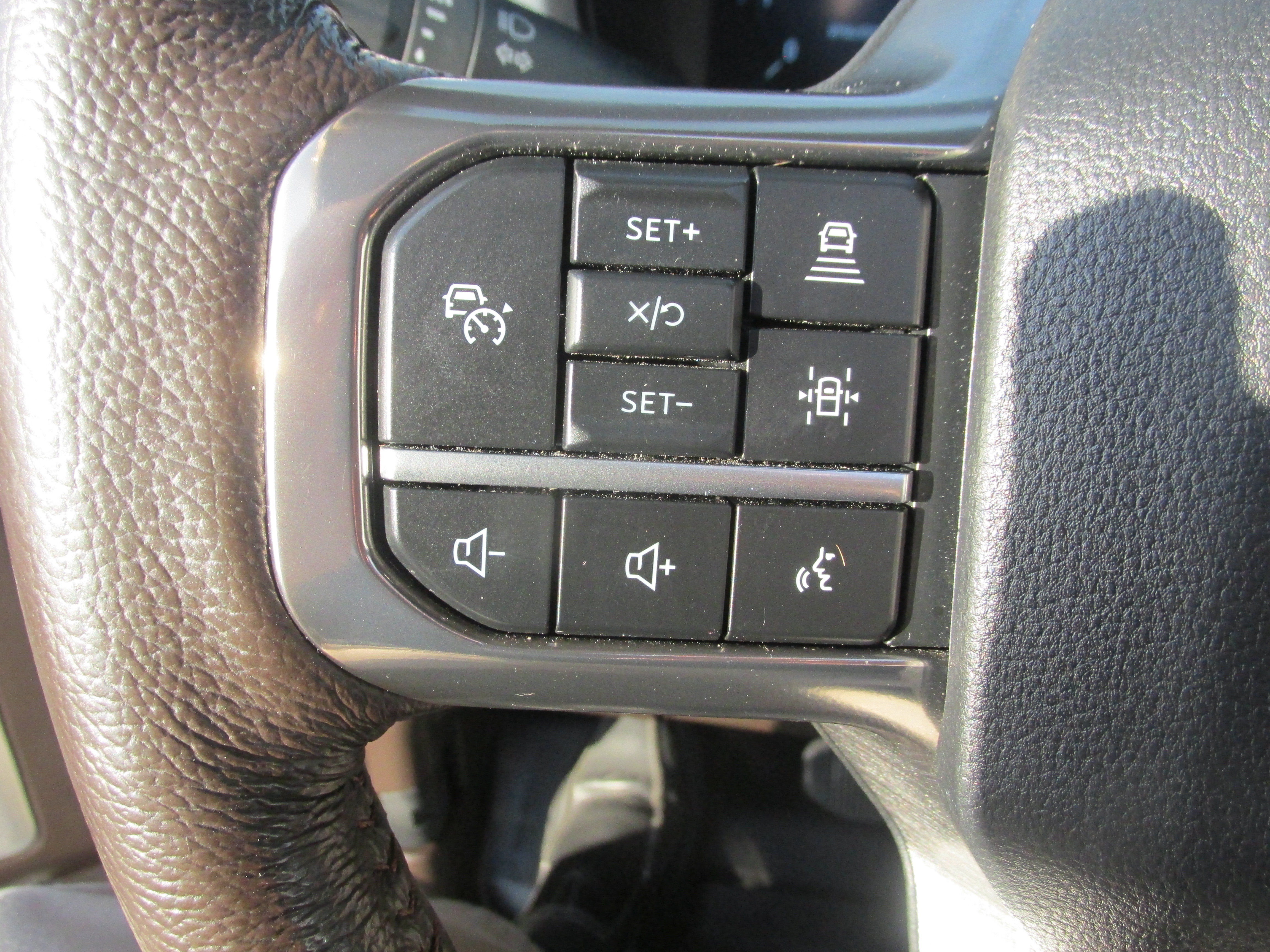 Used 2024 Ford F150 King Ranch w/ FX4 Off-Road Package AWD/4WD image 34
