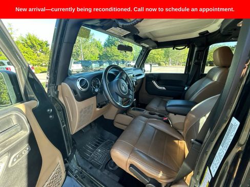 Used 2011 Jeep Wrangler Unlimited Sahara w/ Dual Top Group AWD/4WD image 9